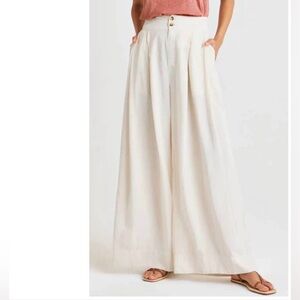 SPLENDID Delancey wide leg pants -white sand.
Elevated trouser - casual chic